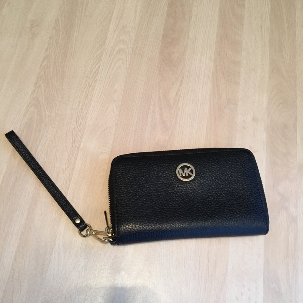 Michael Kors wristlet